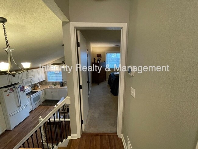 Building Photo - 475 E Chiswick Cir