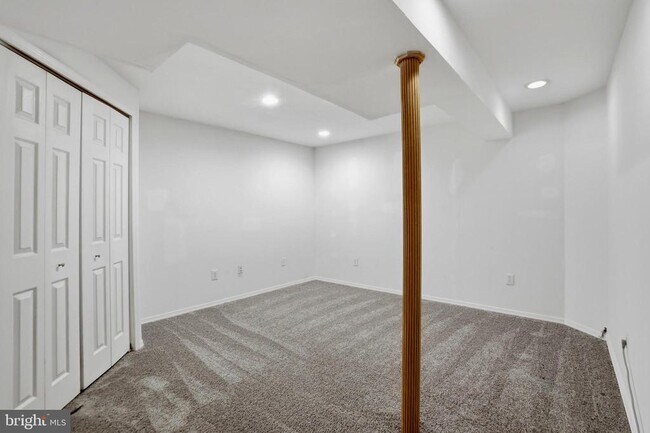 Building Photo - 346 Stable View Terrace NE