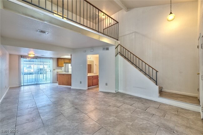 Building Photo - 587 Sellers Pl