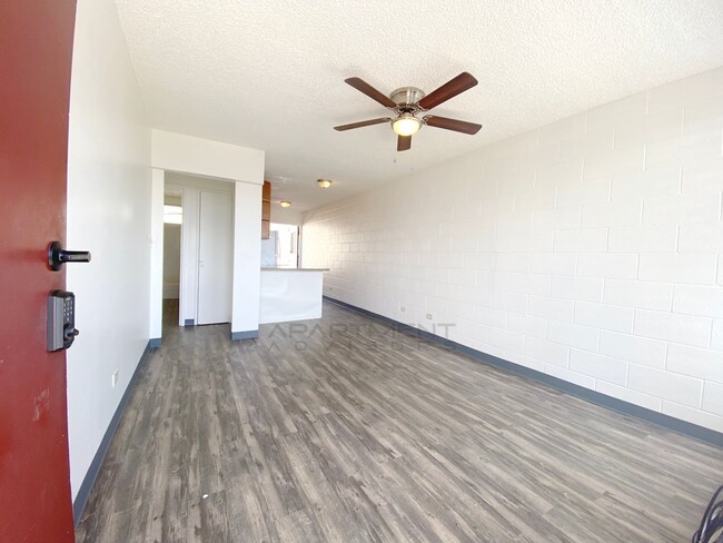 Building Photo - $500 1st Month Rent Special! | Beautiful a...