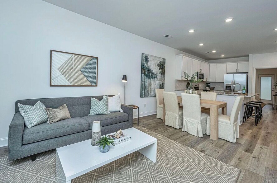 Building Photo - 102 Twin Rivers Dr