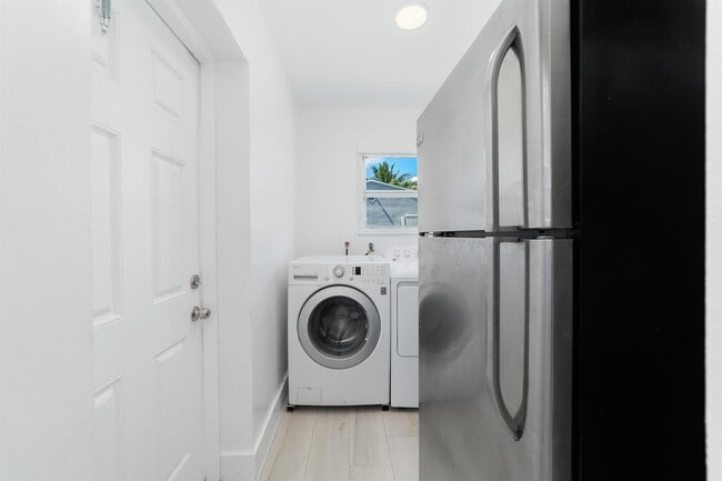 Building Photo - 2130 Wiley Ct