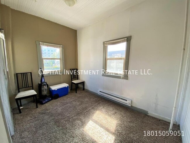 Building Photo - 460 E 300 S