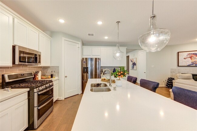 Building Photo - 9210 Lair Cove Dr