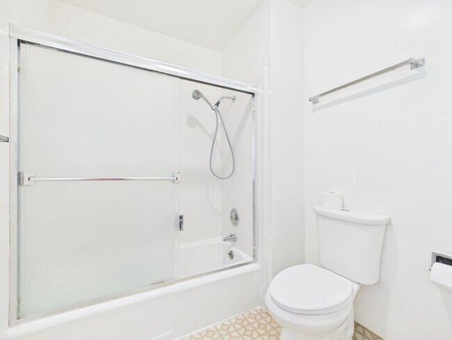 Building Photo - 4 Bedroom family home in Pebble Beach