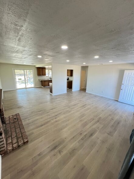 Living room - 6941 Hanford Ave