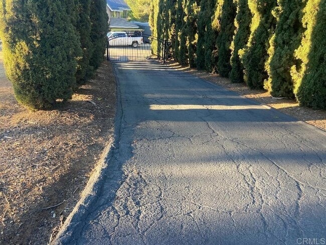 Building Photo - 2426 Suncrest Blvd