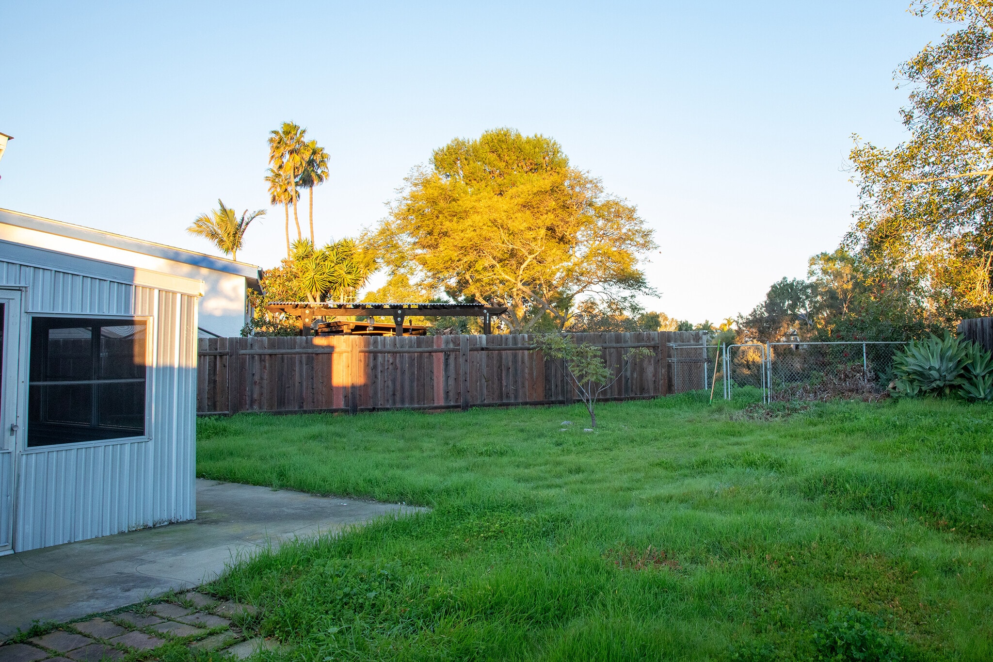 Building Photo - 3292 Karok Ave