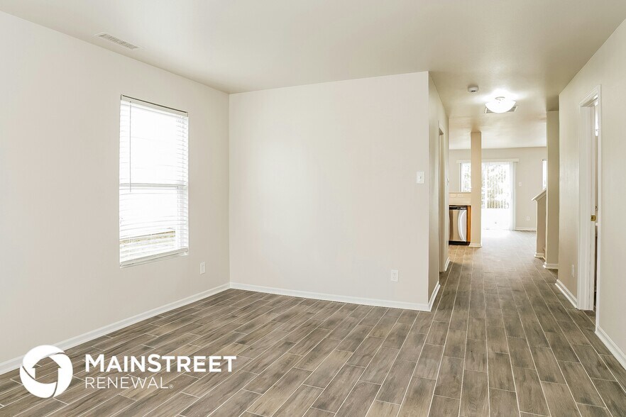 Building Photo - 748 Runningbrook Ln