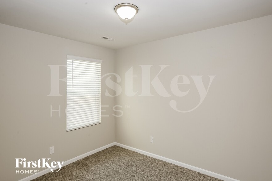 Building Photo - 2054 Cypress Village Dr NW