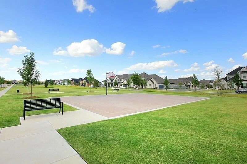 Building Photo - 1502 Roundup Way