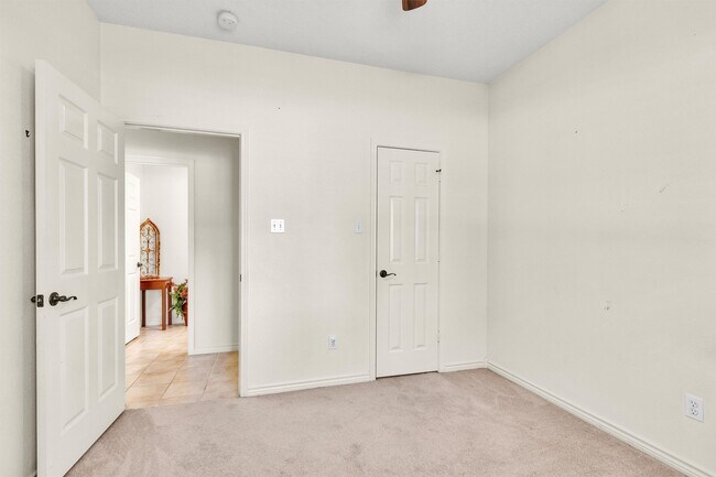 Building Photo - 147 April Waters Dr W