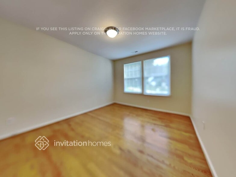Building Photo - 8737 Londonshire Dr