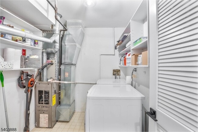 Building Photo - 8 Springholm Dr