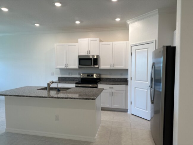 Building Photo - 31791 Blue Passing Loop