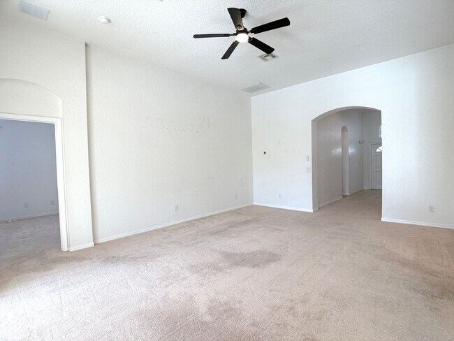 Building Photo - 1131 N Hampton Dr