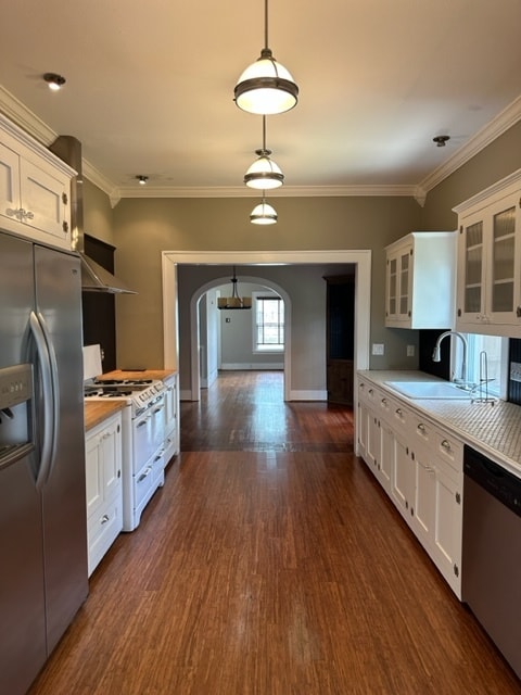 Kitchen - 1023 W Gardner St