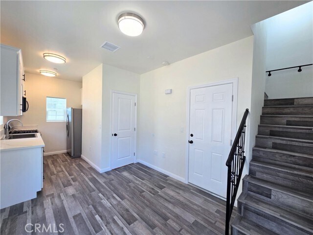 Building Photo - 4169 Country Club Dr