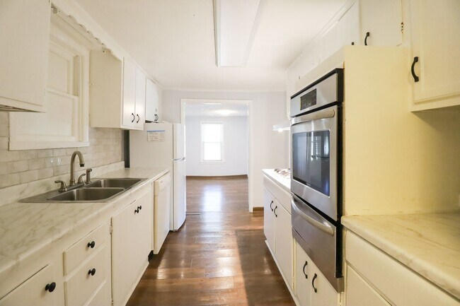 Building Photo - 4 Bed | 1.5 Bath in North Tulsa!