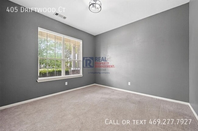 Building Photo - 405 Driftwood Ct