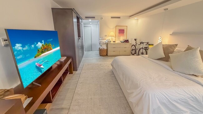 Building Photo - 9801 Collins Ave