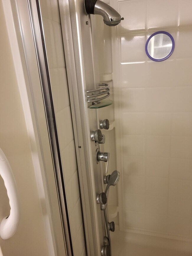 Building Photo - 5 Dupaw Gould Rd