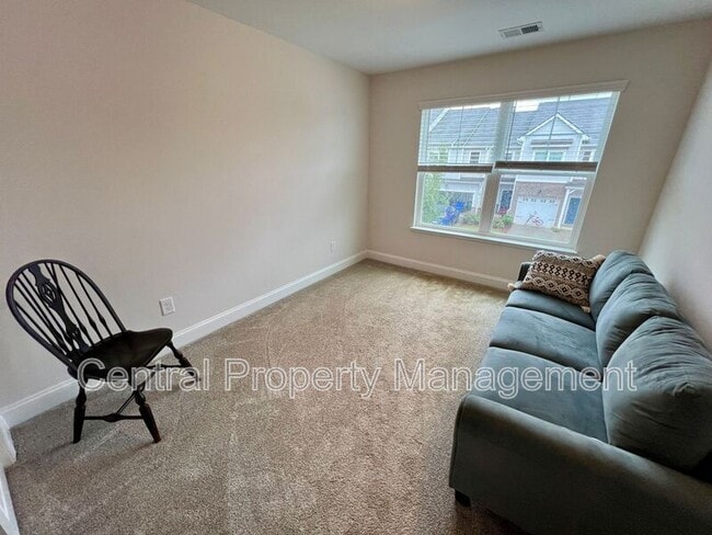 Building Photo - 16 Camden Wds Trl