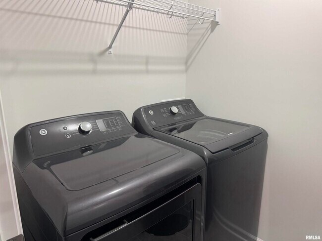 Building Photo - 5894 Butterfield Ct