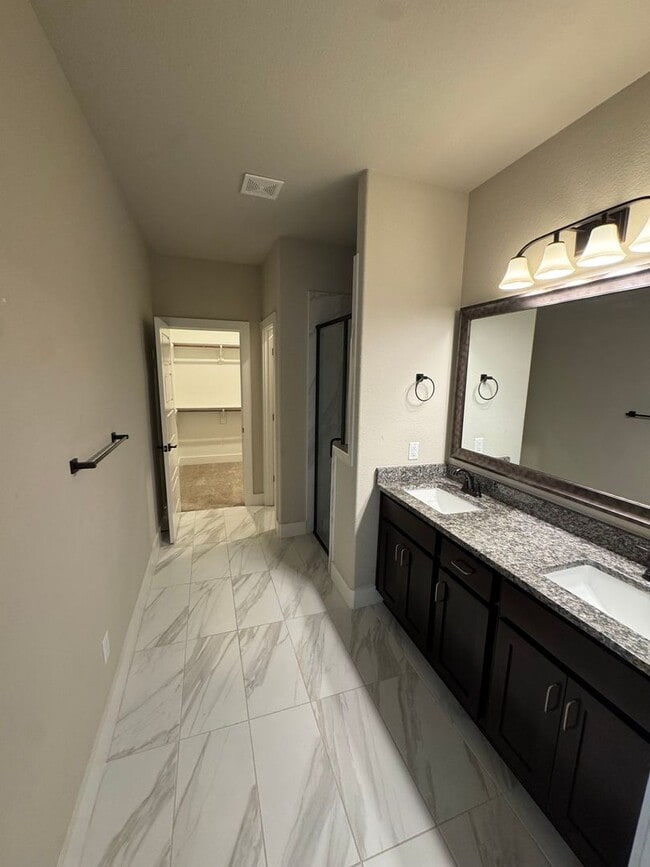 Building Photo - Move in NOW - Godley ISD - 3/2/2  - Newly ...