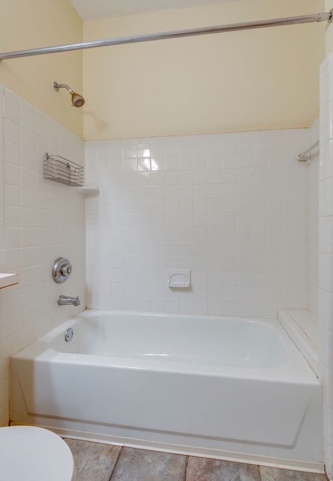 Building Photo - Condo in Hillmont of Green Hills