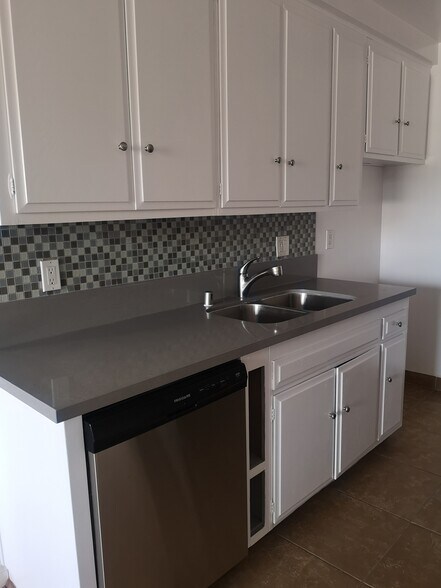 Building Photo - 3675 Monon St