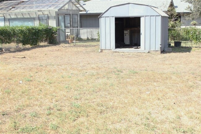 Building Photo - 3300 Fritz Hughes Park Rd