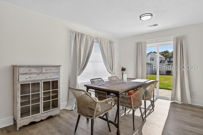 Building Photo - 225 University Pkwy