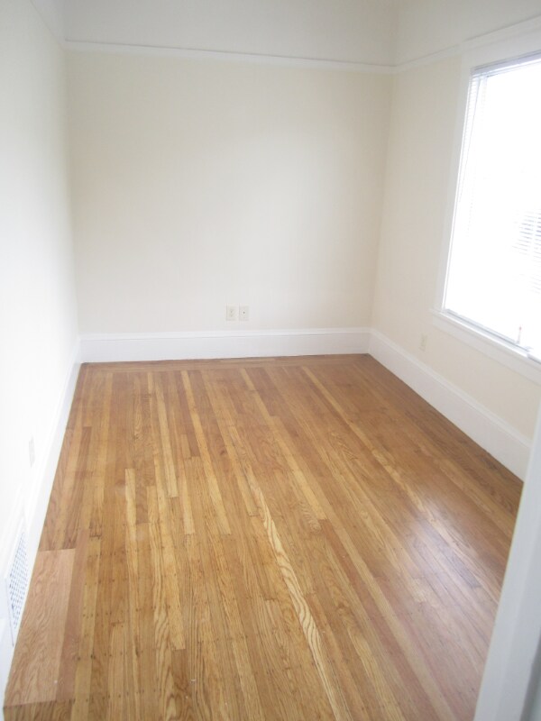 Building Photo - 1305 Cabrillo St