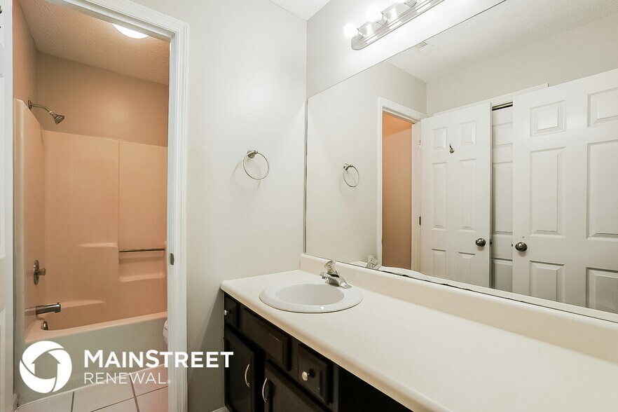 Building Photo - 1130 Durham Rd