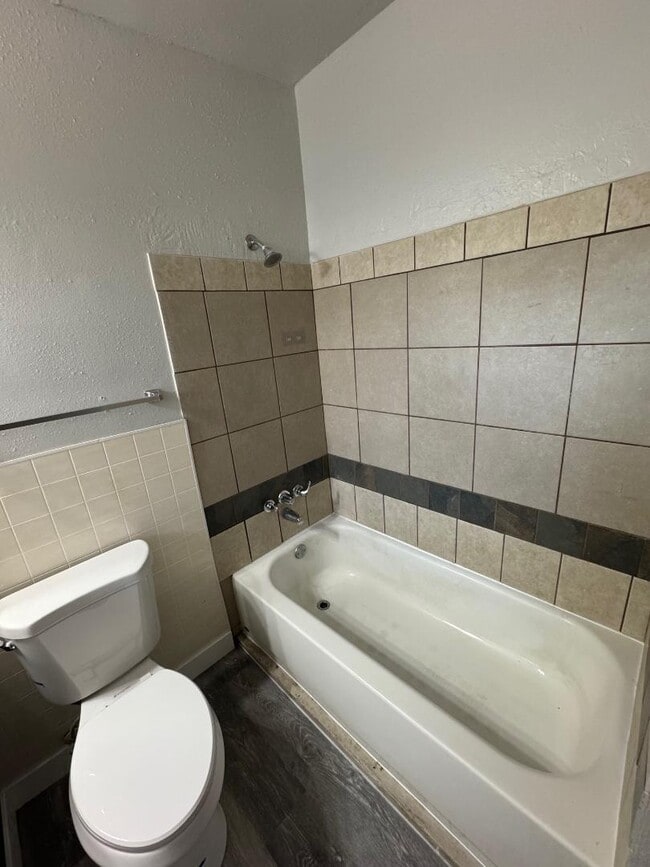 Building Photo - 647 Northborough Ln
