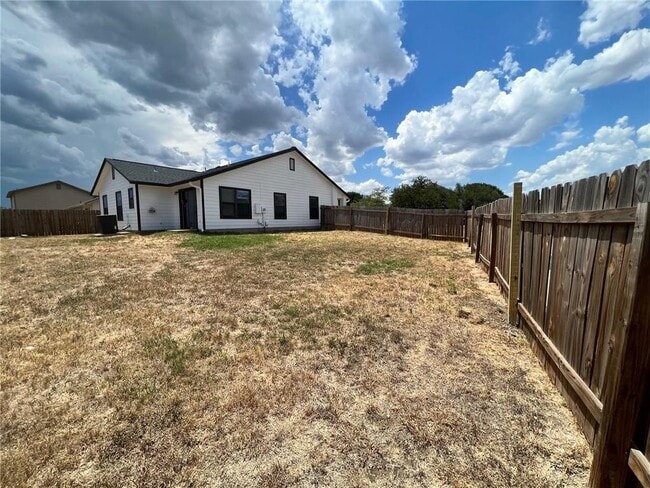 Building Photo - 3401 Nocona Cove