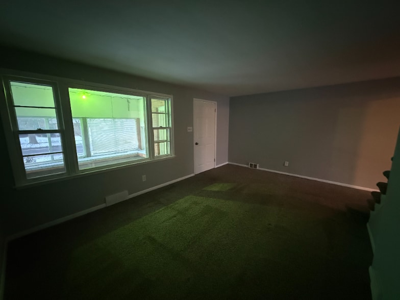 Building Photo - 6018 Devlin Ave