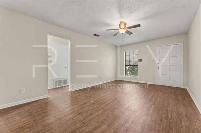 Building Photo - 205 W William Cannon Dr