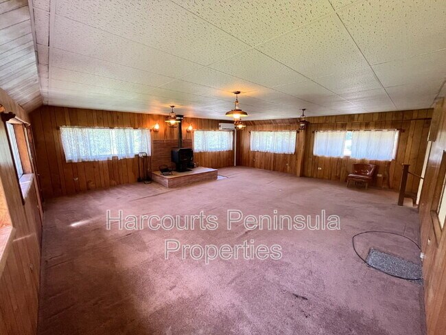 Building Photo - 8339 WA-303
