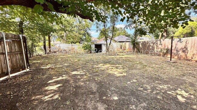 Building Photo - 1223 NW 45th St