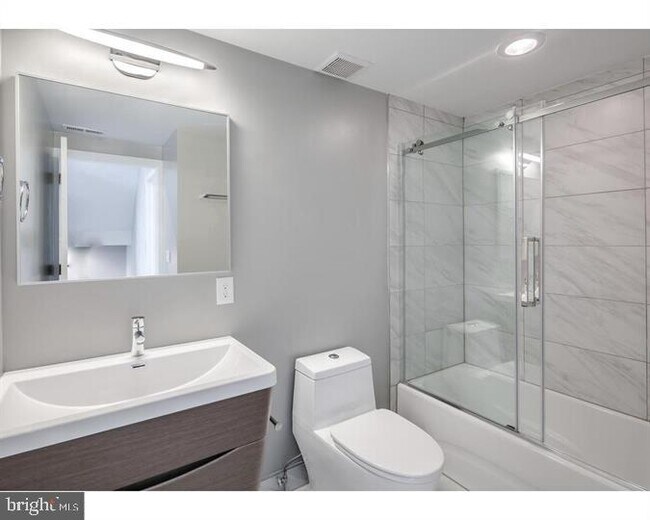 Building Photo - 914 N 16th St