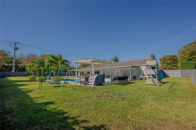 Building Photo - 13561 SW 98th Pl