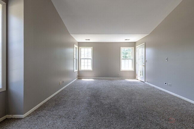 Building Photo - 2847 Heatherwood Dr