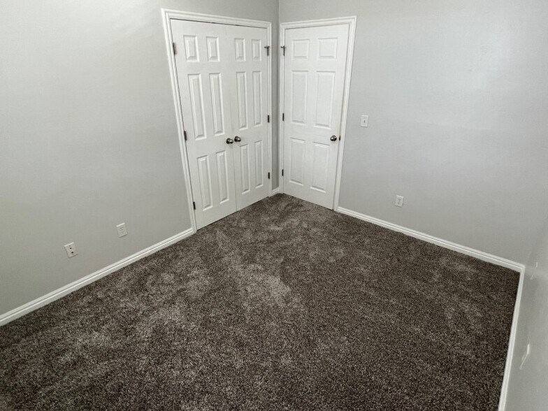 Building Photo - 610 N 400 W