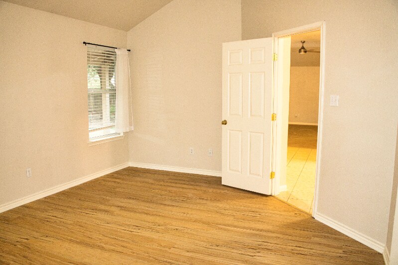 Building Photo - 1507 Hollyhock Ct