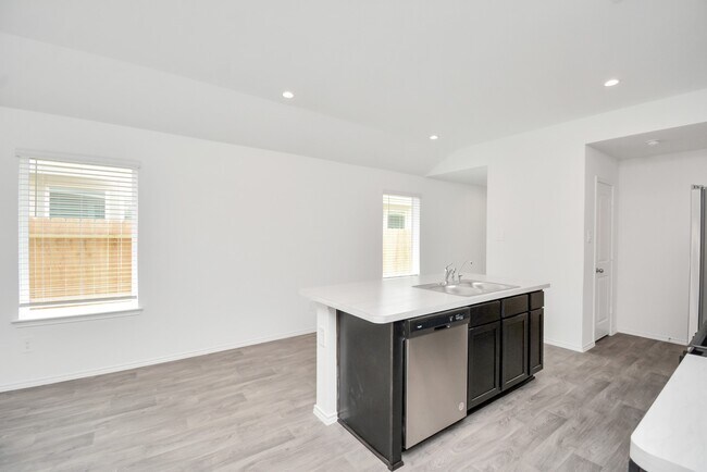 Building Photo - 23133 Teakwood Hills Dr
