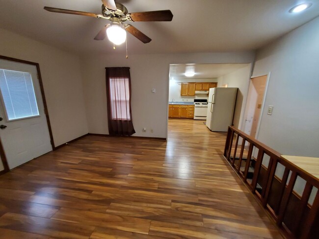 Building Photo - Remodeled, nice and clean house in Clay Ce...