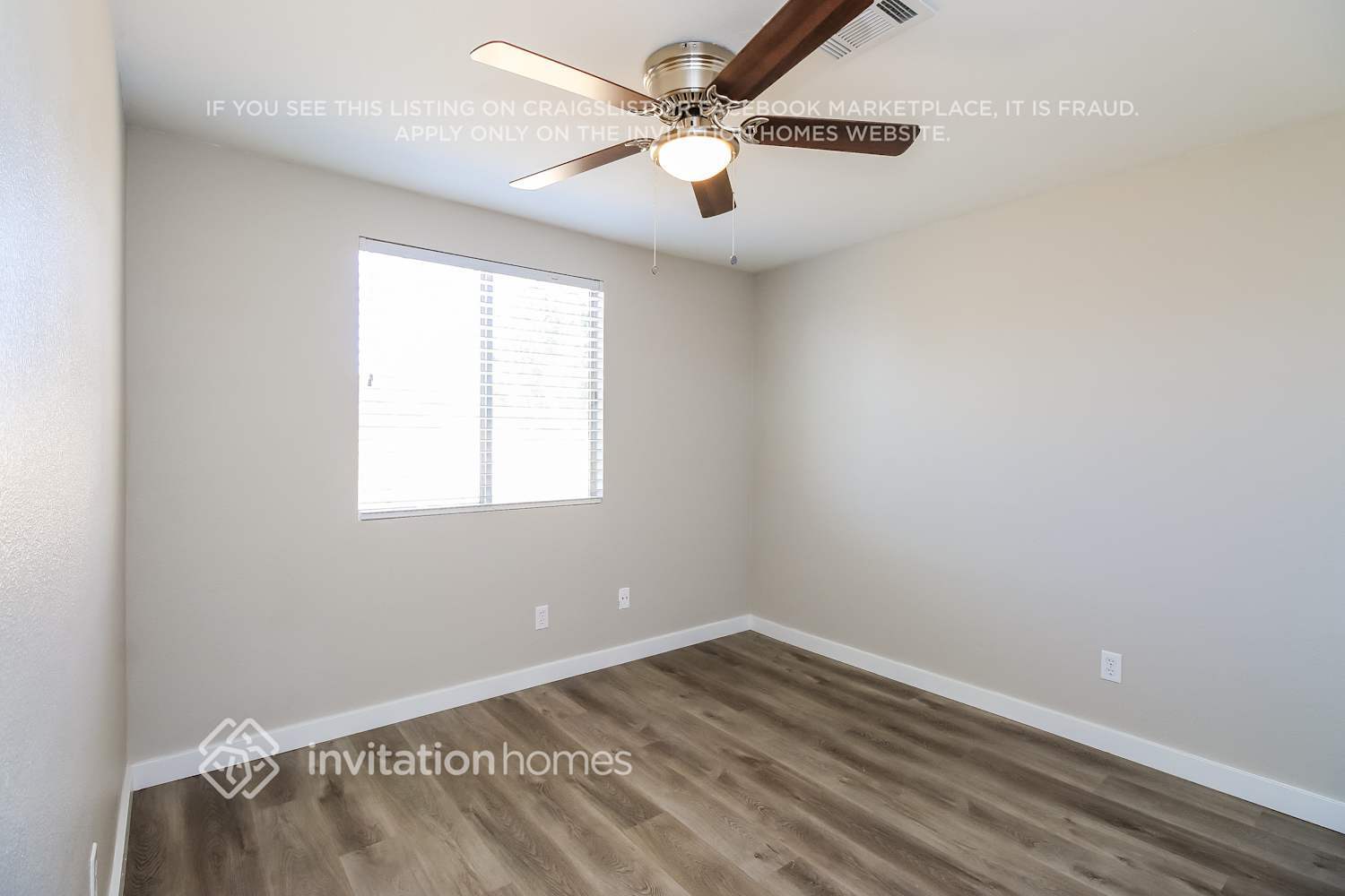 Building Photo - 1418 W Rosal Pl