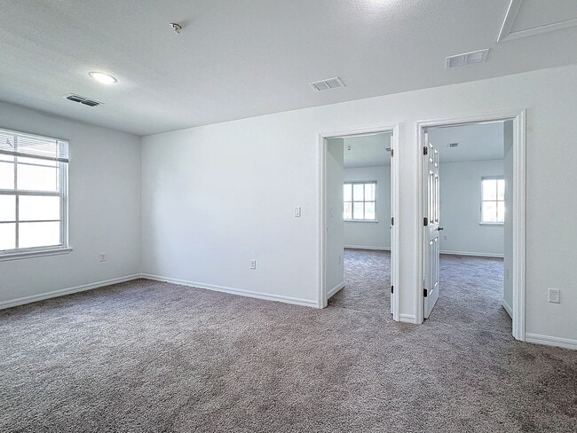 Building Photo - 1748 Barton Towne Cir
